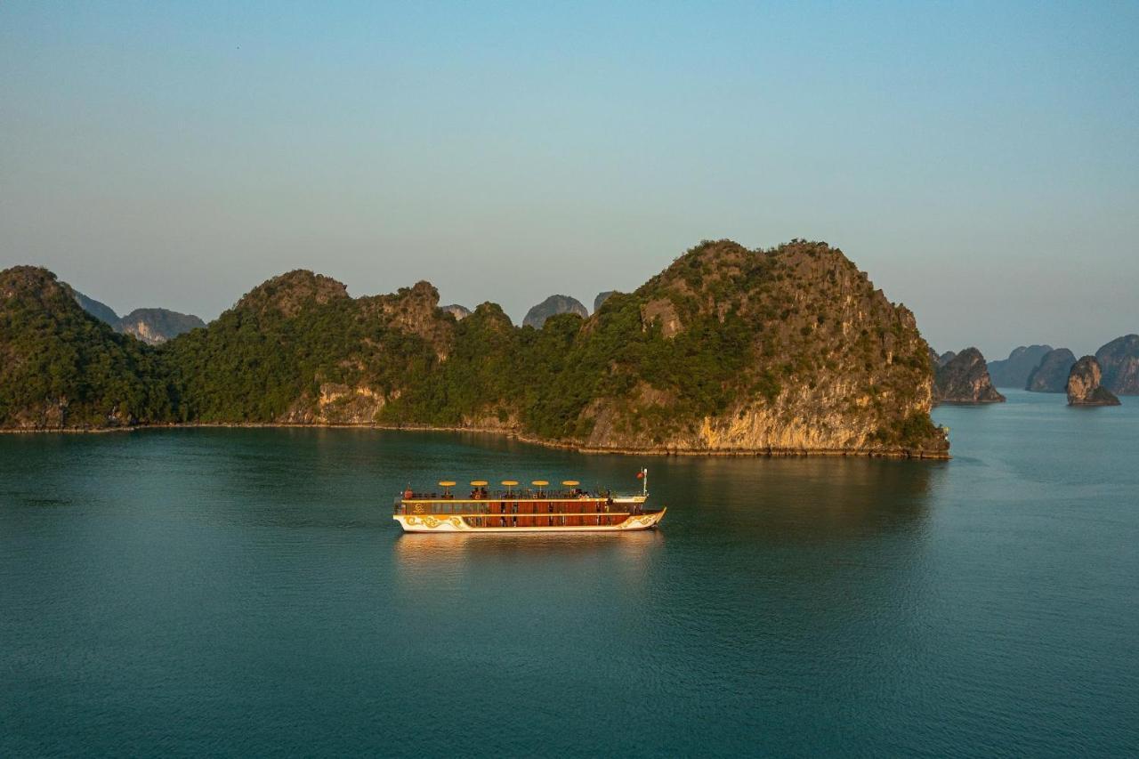 Nostalgia Halong Cruise Hotel Ha Long Bagian luar foto