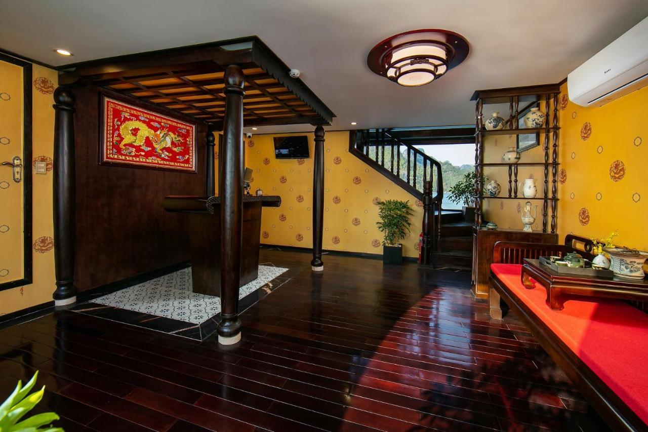 Nostalgia Halong Cruise Hotel Ha Long Bagian luar foto