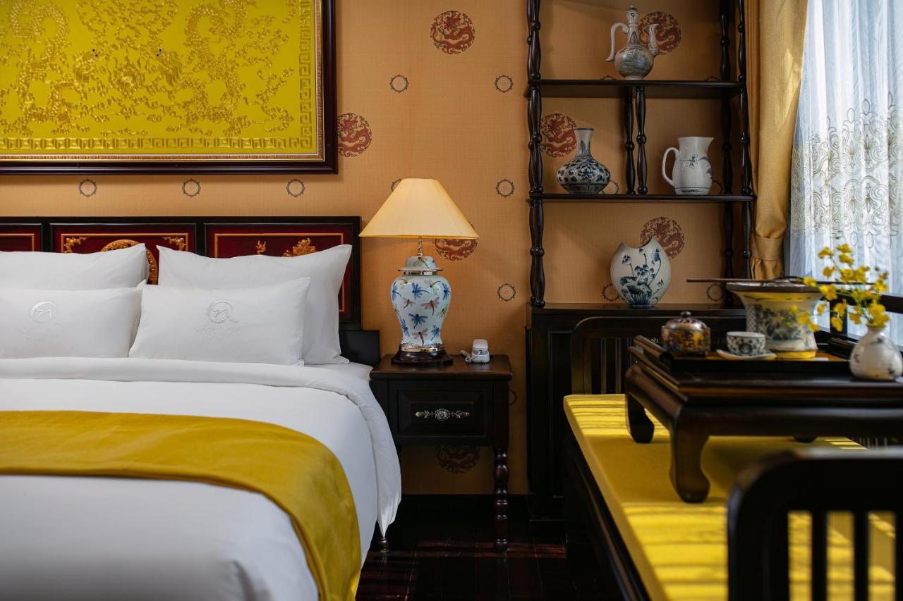 Nostalgia Halong Cruise Hotel Ha Long Bagian luar foto