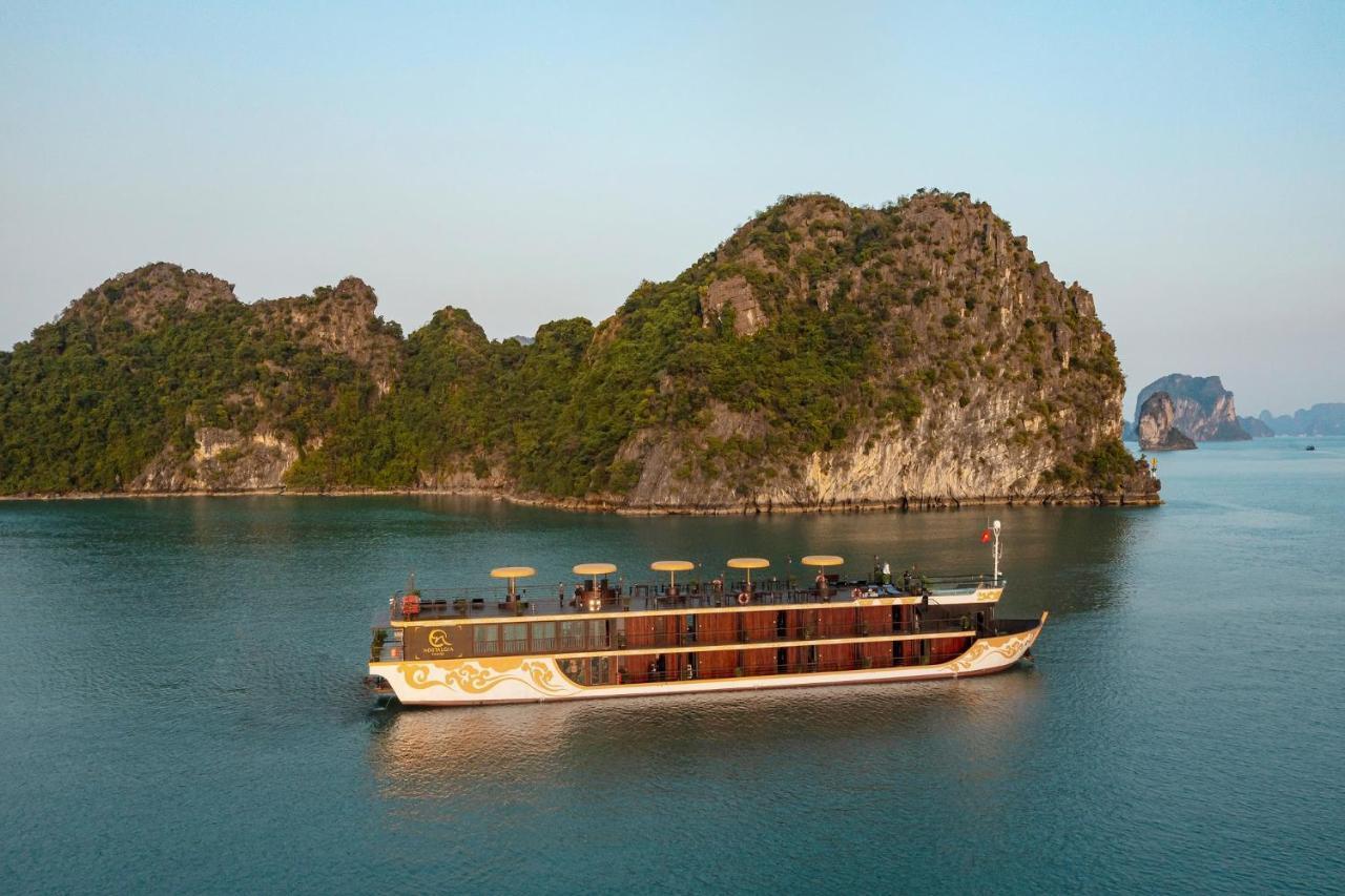 Nostalgia Halong Cruise Hotel Ha Long Bagian luar foto
