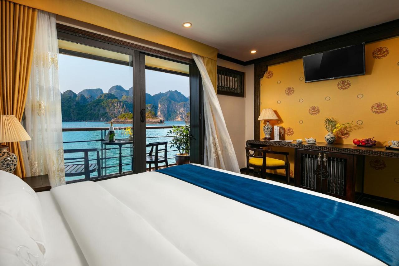 Nostalgia Halong Cruise Hotel Ha Long Bagian luar foto
