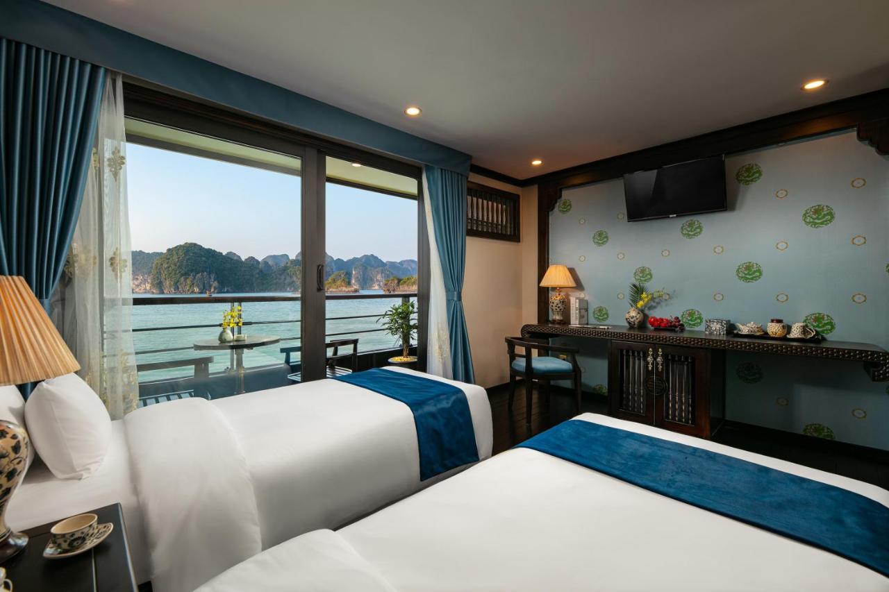 Nostalgia Halong Cruise Hotel Ha Long Bagian luar foto