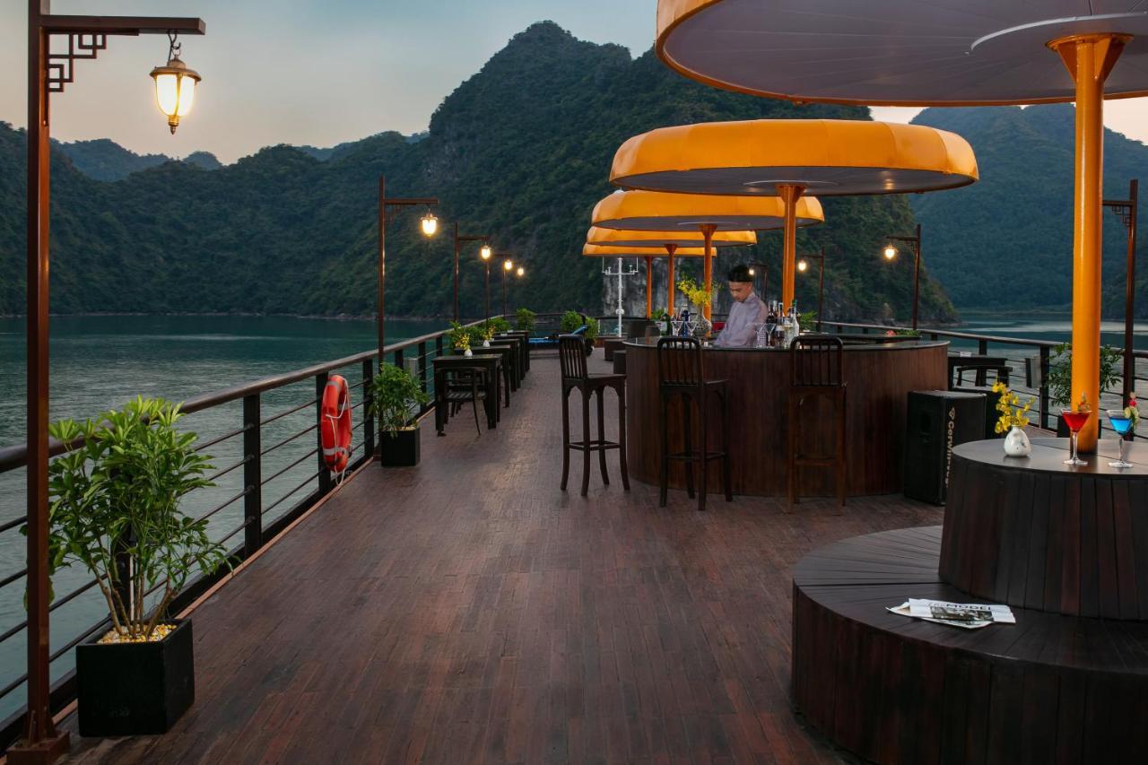 Nostalgia Halong Cruise Hotel Ha Long Bagian luar foto