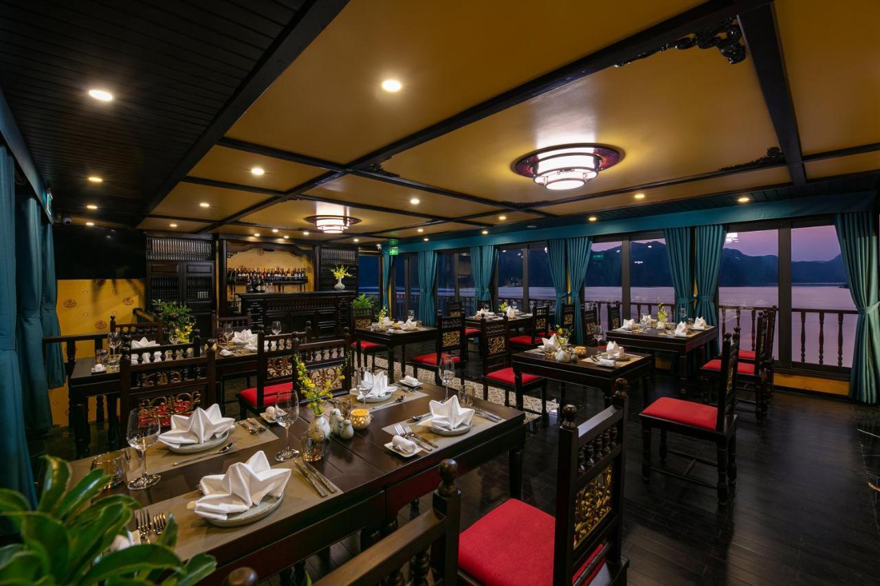 Nostalgia Halong Cruise Hotel Ha Long Bagian luar foto