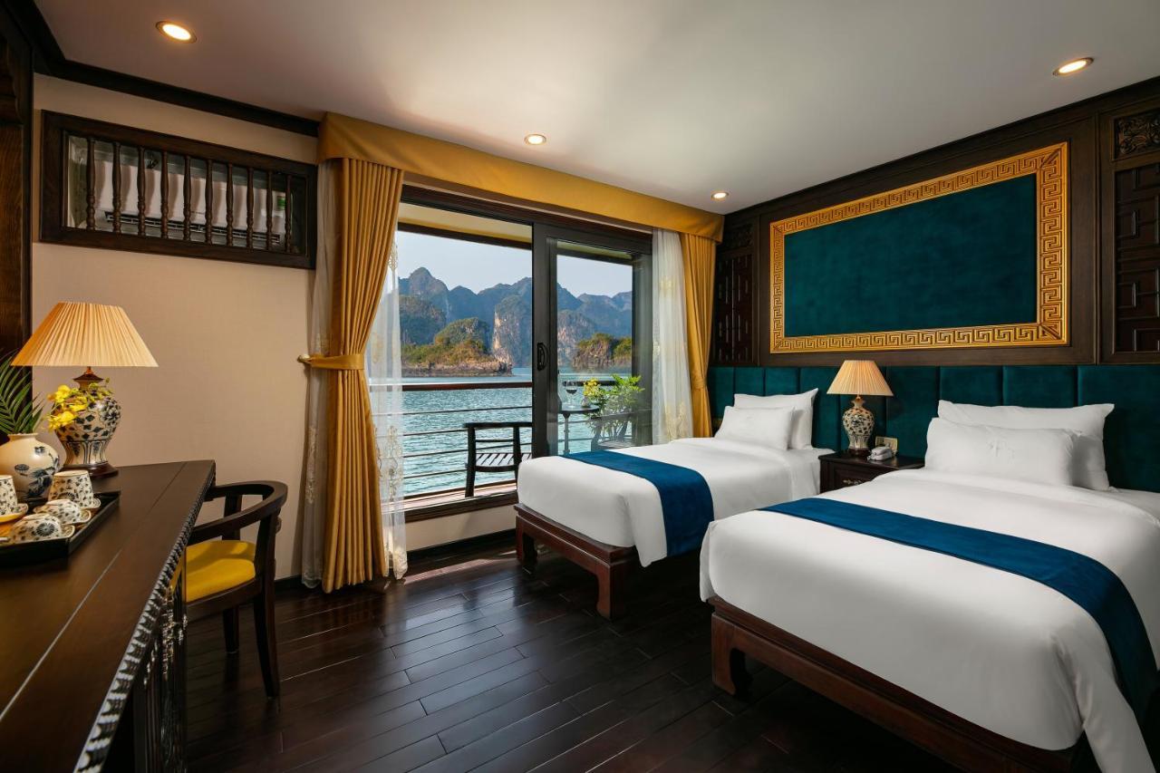 Nostalgia Halong Cruise Hotel Ha Long Bagian luar foto