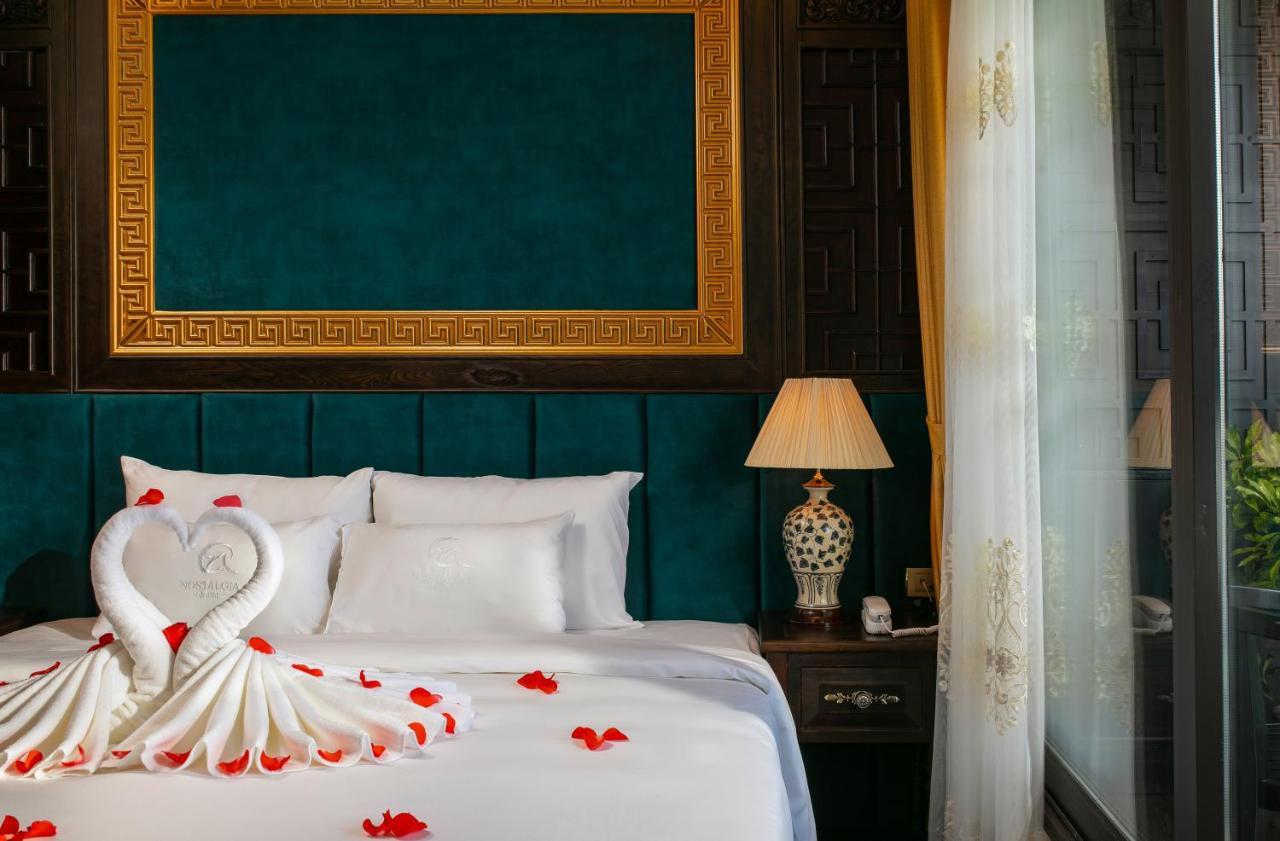 Nostalgia Halong Cruise Hotel Ha Long Bagian luar foto