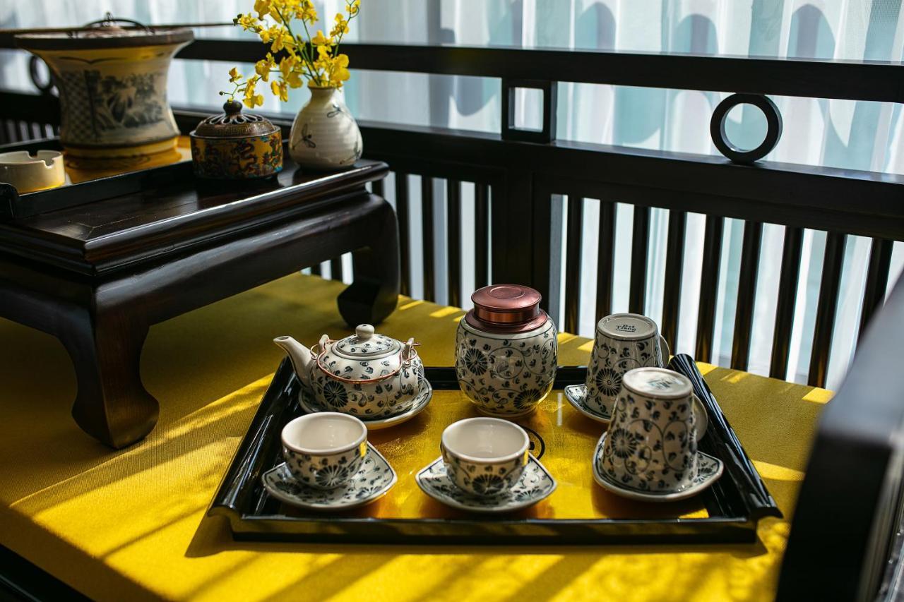 Nostalgia Halong Cruise Hotel Ha Long Bagian luar foto