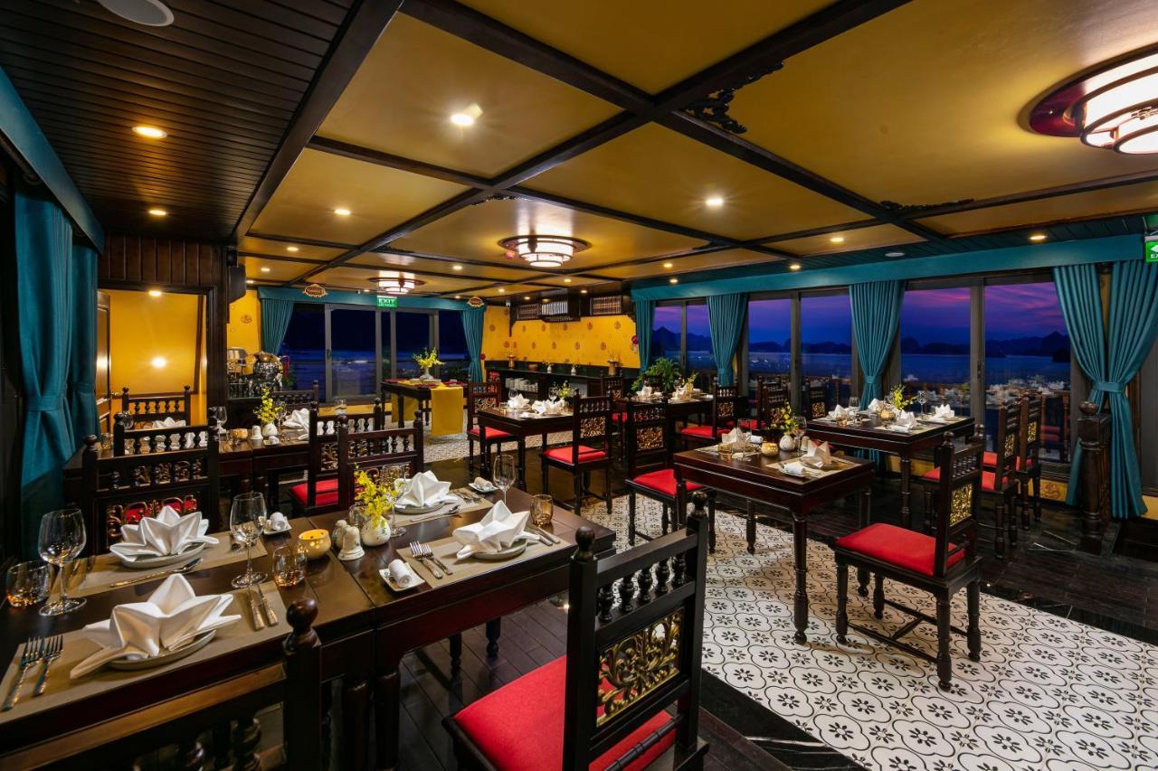 Nostalgia Halong Cruise Hotel Ha Long Bagian luar foto